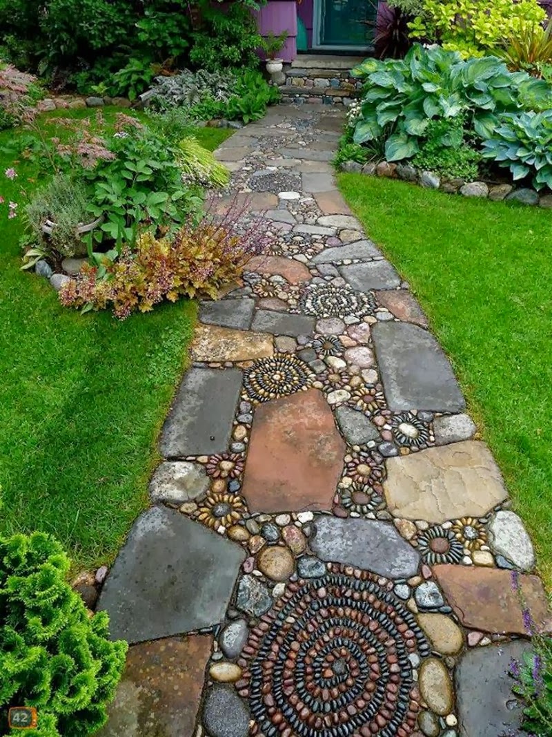 caminho_jardim_mosaicos_pedras_retangulares